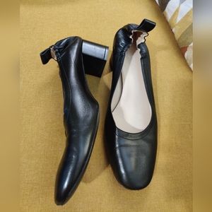 Everlane black Leather the day cinch back block heel pumps size 11